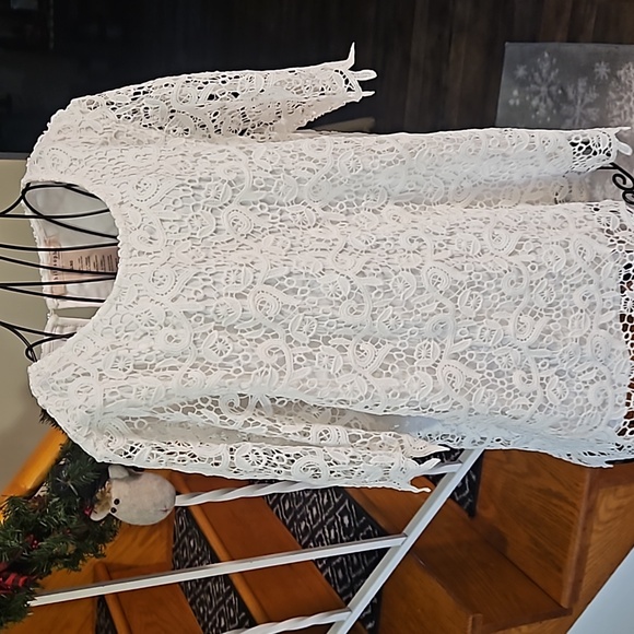 👚PHILOSOPHY LACE TOP👚 - Picture 2 of 6